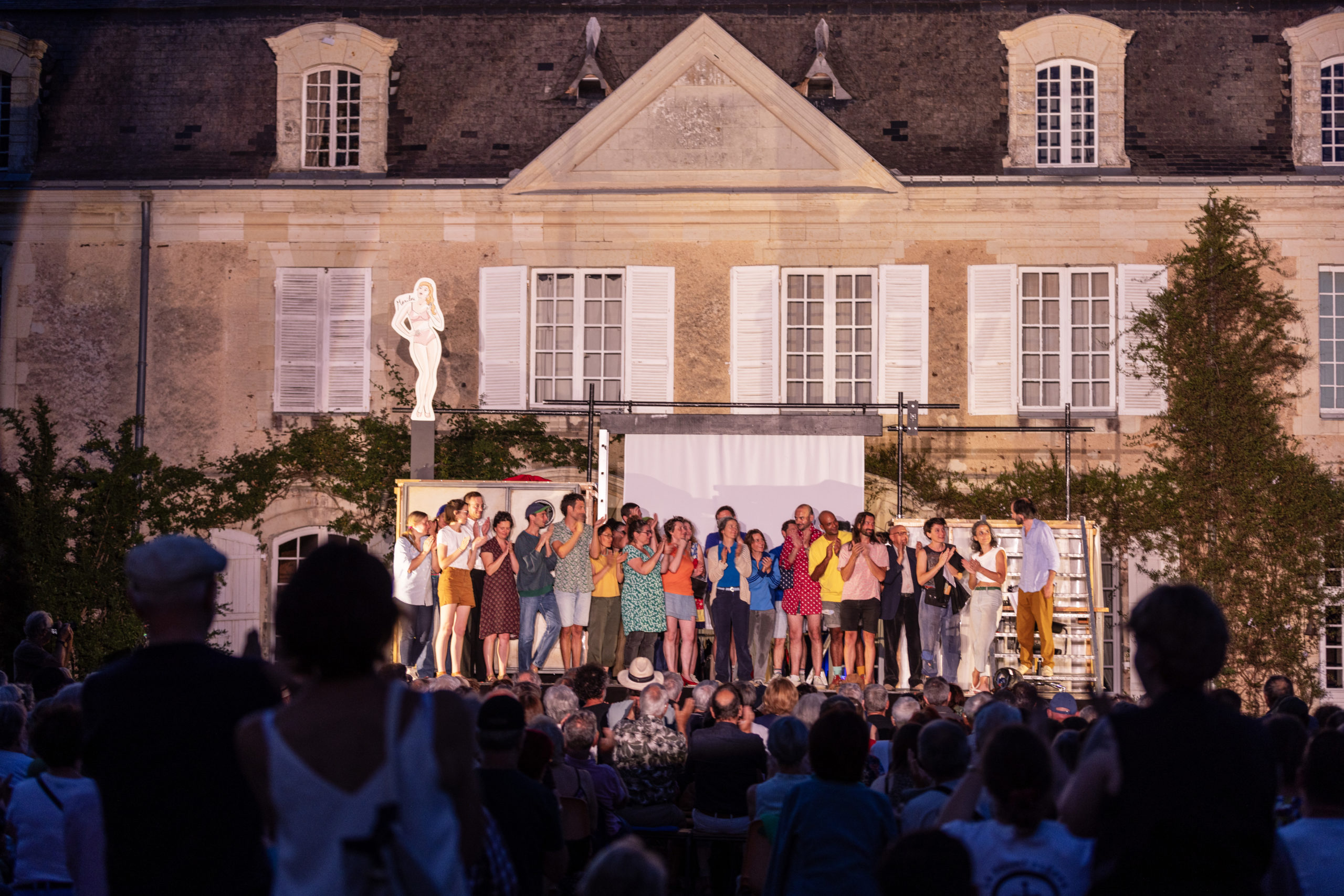 Vivre, c'est bien faire son travail aujourd'hui, et préparer celui de demain. Ce n'est pas d'un trait de plume qu'on coupera les liens qui nous attachent, notre équipe et la population des Pays de la Loire ! <br />
Il y a entre nous un passé.  - Jean Guichard (extrait du livre 
